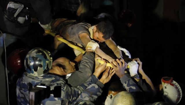 Νεπάλ: Ένας 28χρονος βγήκε ζωντανός από τα ερείπια μετά από 80 ώρες